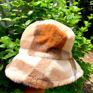 Brand new | Soft Fluffy Bucket Hat✨